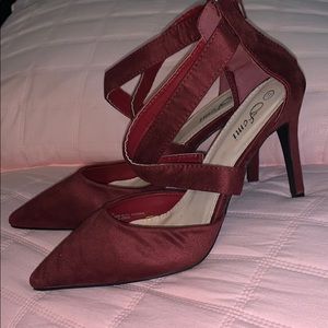 Brand new burgundy heels